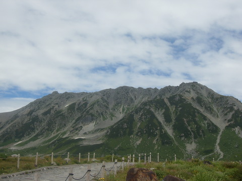 Three_mountains_of_Tateyama