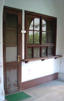 窓口
