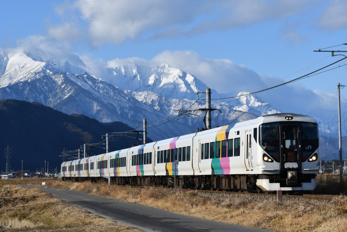 あずさ26号」「しなの84号」（大糸線／安曇沓掛－信濃常盤） 2019年01