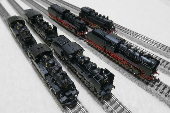 6903