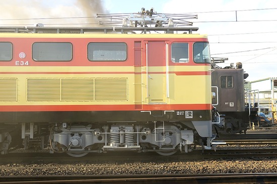 4962