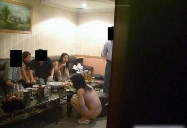 脱衣陪酒2