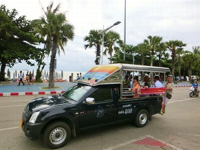 songthaew-pattaya-have-people-1