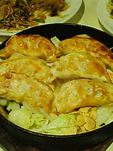 大龍 鉄鍋餃子