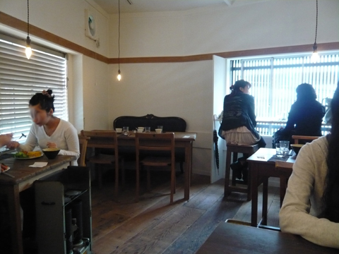 ももちどり 店内