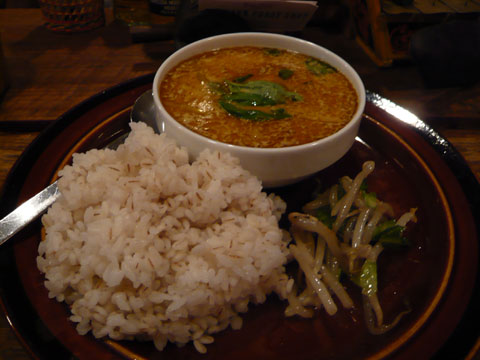 タイフーン カレーバー イエローカレー