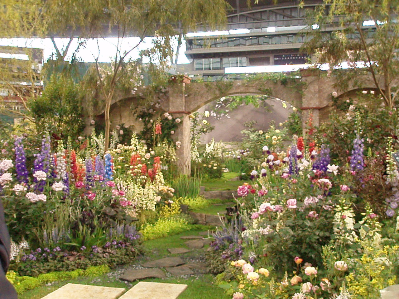 たぬきねこ日記 第13回国際バラとガーデニングショウ