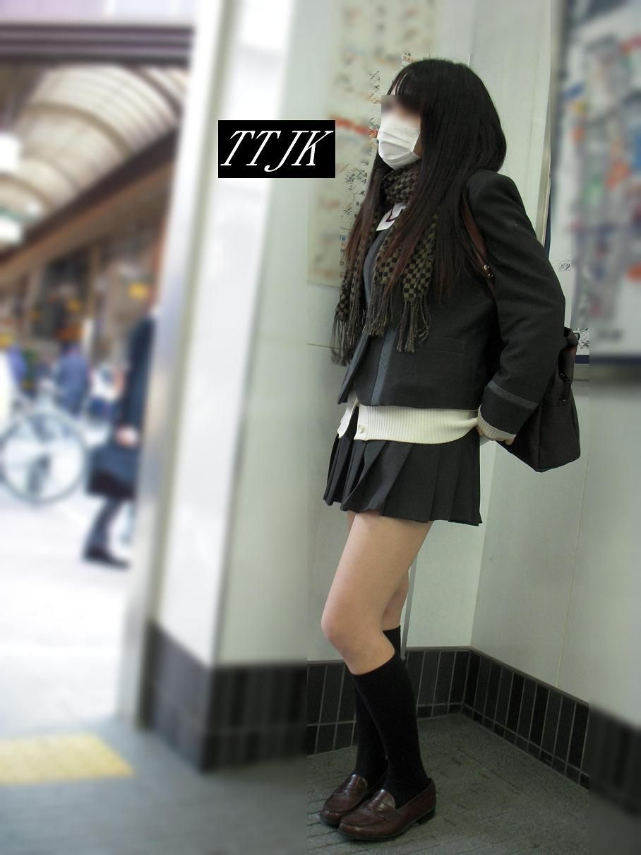 ttjk盗撮画像 駅で電車を待つJKを盗撮したったww part1 - エロ画像が見たい！！～エロ画像まとめサイト～