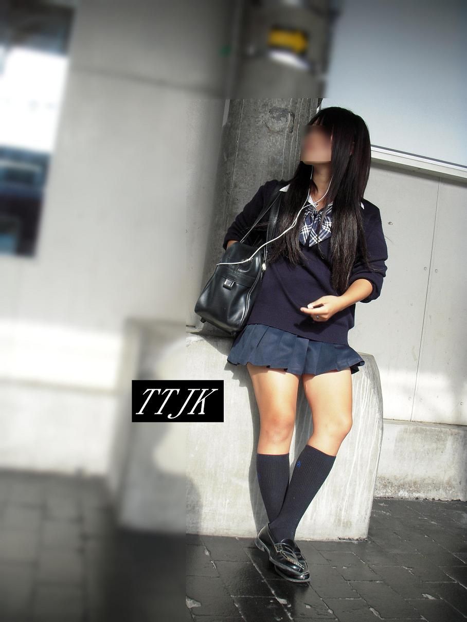 ttjk盗撮画像 駅で電車を待つJKを盗撮したったww part2 - エロ画像が見たい！！～エロ画像まとめサイト～