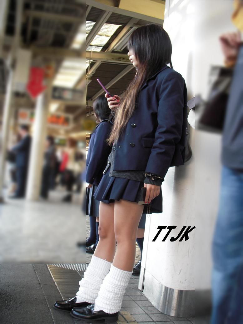 ttjk盗撮画像 駅で電車を待つJKを盗撮したったww part1 - エロ画像が見たい！！～エロ画像まとめサイト～