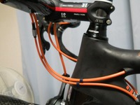 ハンドル廻りのケーブル
