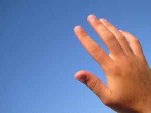 920755_hand_on_the_sky