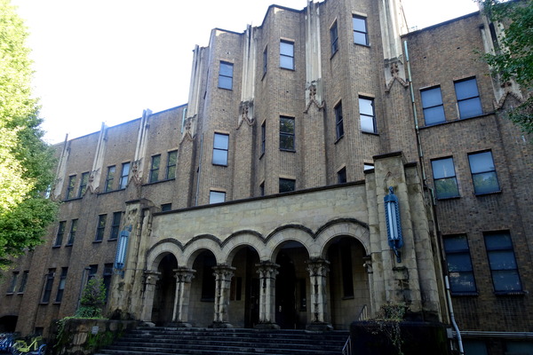 東京大学
