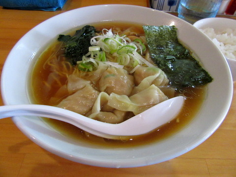 麺や とりまる 醤油細麺ワンタン