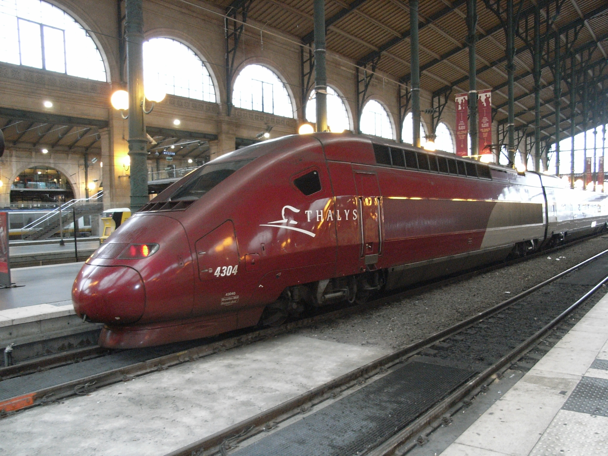 かっこいい電車〜レトロな汽車まで！電車の高画質な画像・壁紙まとめ 写真まとめサイト Pictas