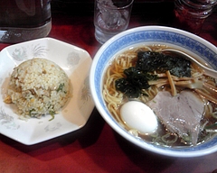 ほん田@小川町 ラーメン・半チャーハンセット+ゆで卵(550円)