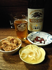 武蔵屋@日ノ出町 おから、酢玉葱、豆とキリン一番搾り