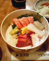 大衆割烹 三州屋 神田駅前店 刺身盛合わせ(940円)