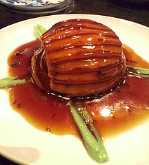 過橋米線 千張肉(豚バラ肉と芽菜)
