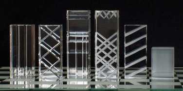 refraction-crystal-chess-set_01_npdnc_22976