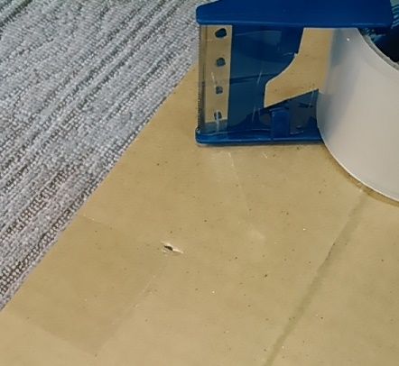 テープカッターダンボール破損