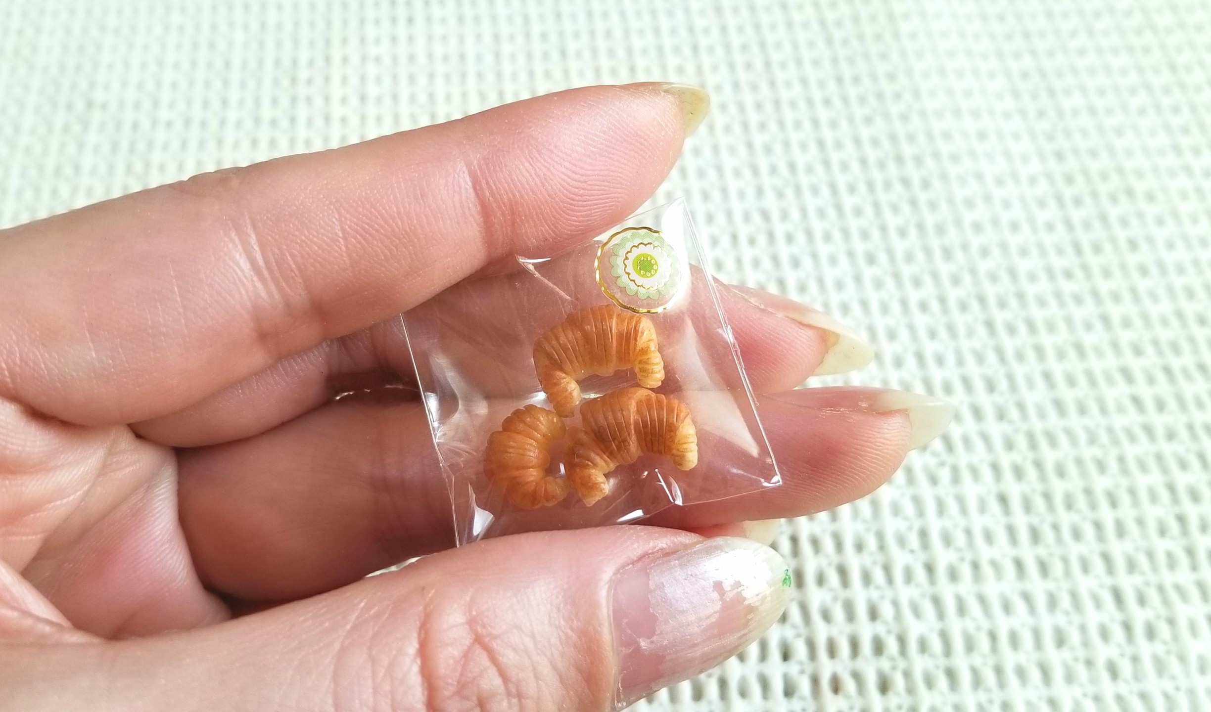 クロワッサン,パン,ミニチュアフード,樹脂粘土,ドールハウス,人形