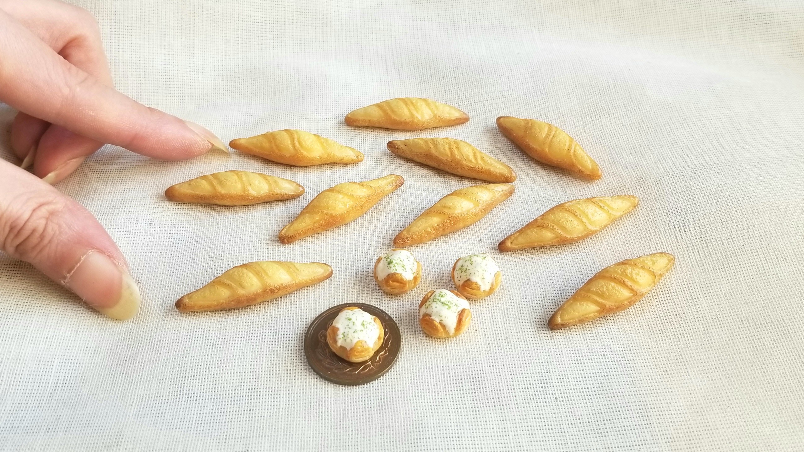 かわいいミニチュアフード,ミンネで販売中,小さなパン,よもぎブログ