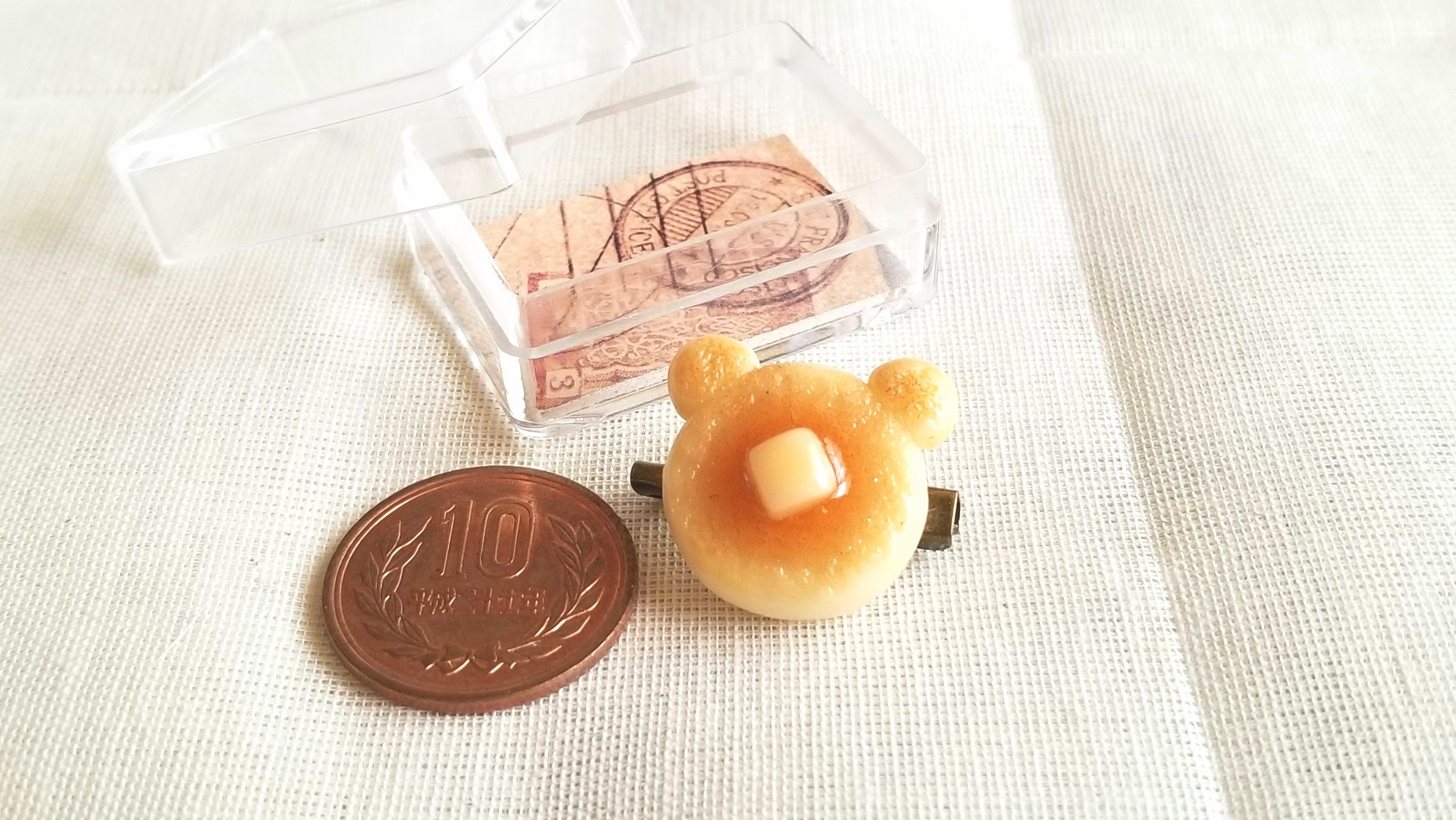 クマのブローチ,ミニチュアフード,ハンドメイドアクセサリー,可愛い