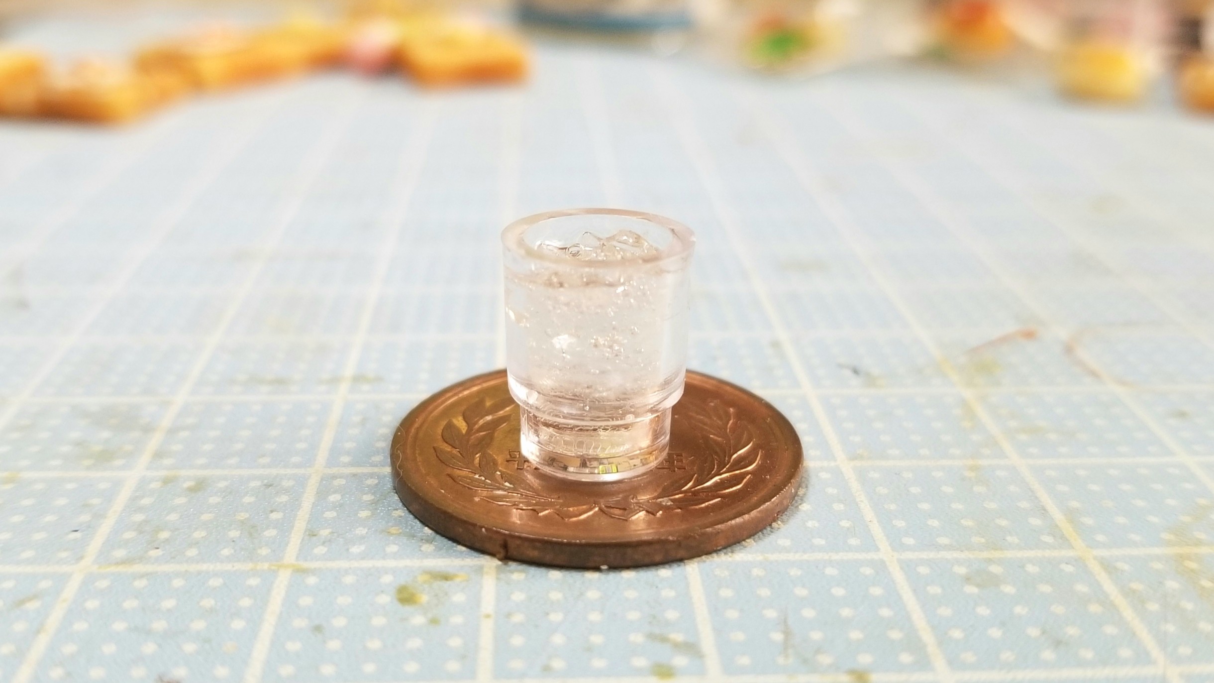 ミニチュアお冷や,冷たい水,おいしい,おすすめ,レジン,ドール小物