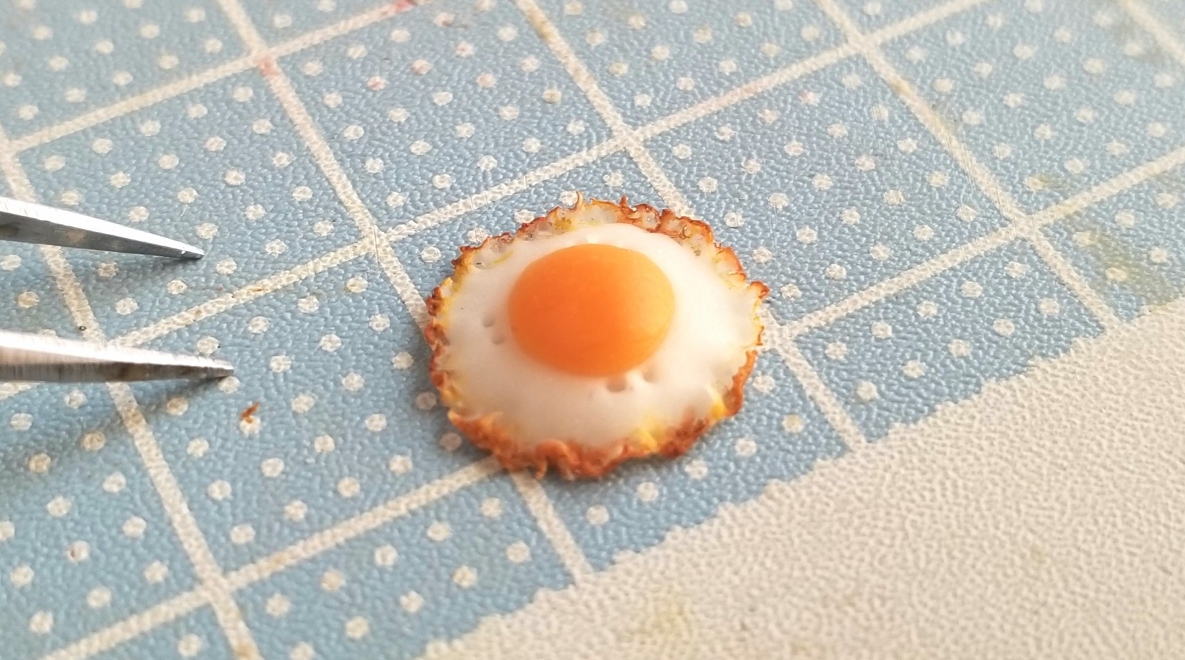 ミニチュアフード,樹脂粘土,目玉焼きの作り方,手作りよもぎブログ