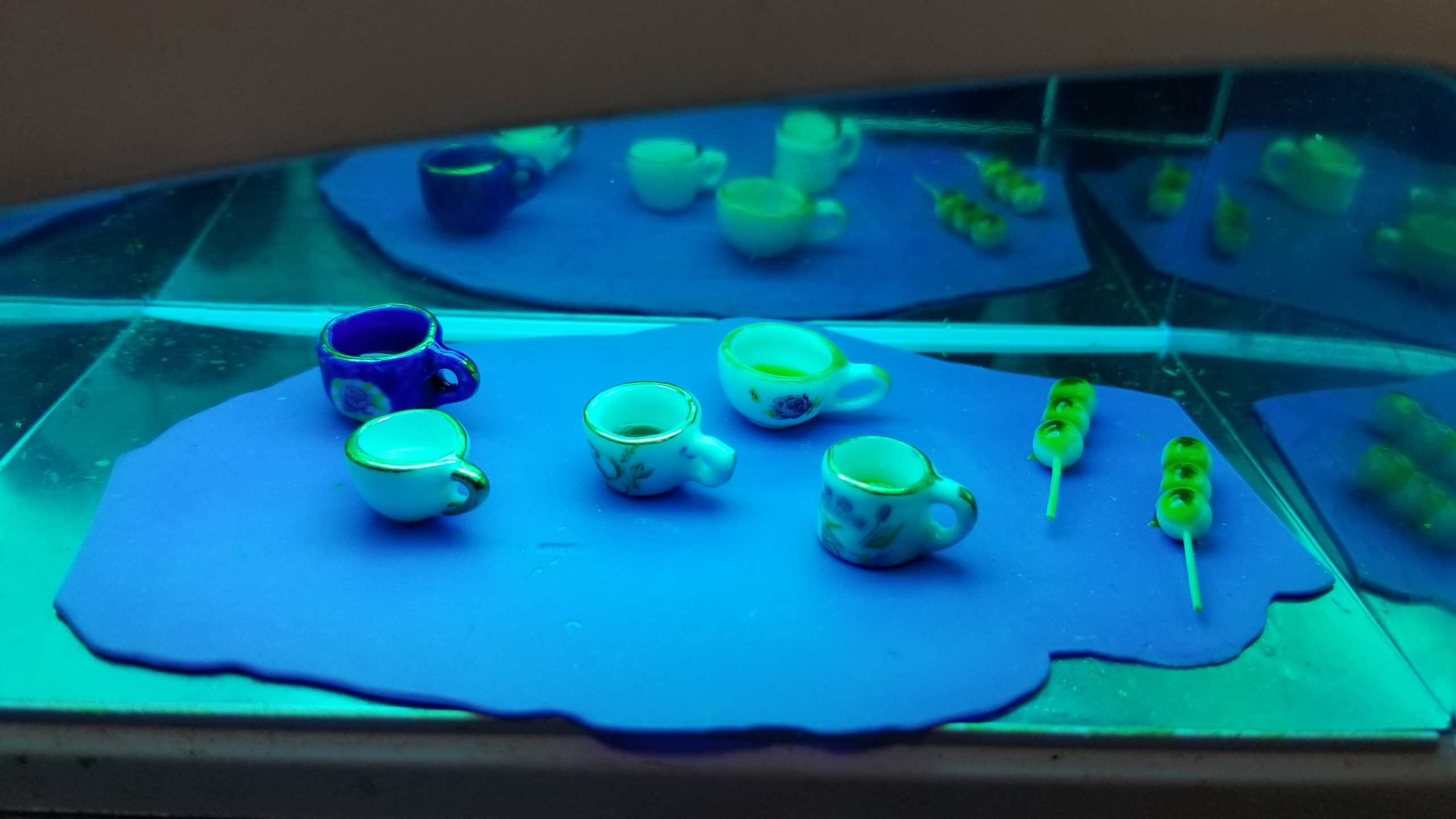 ミニチュアフード,作業風景途中,飲み物の作り方,UVレジンランプ