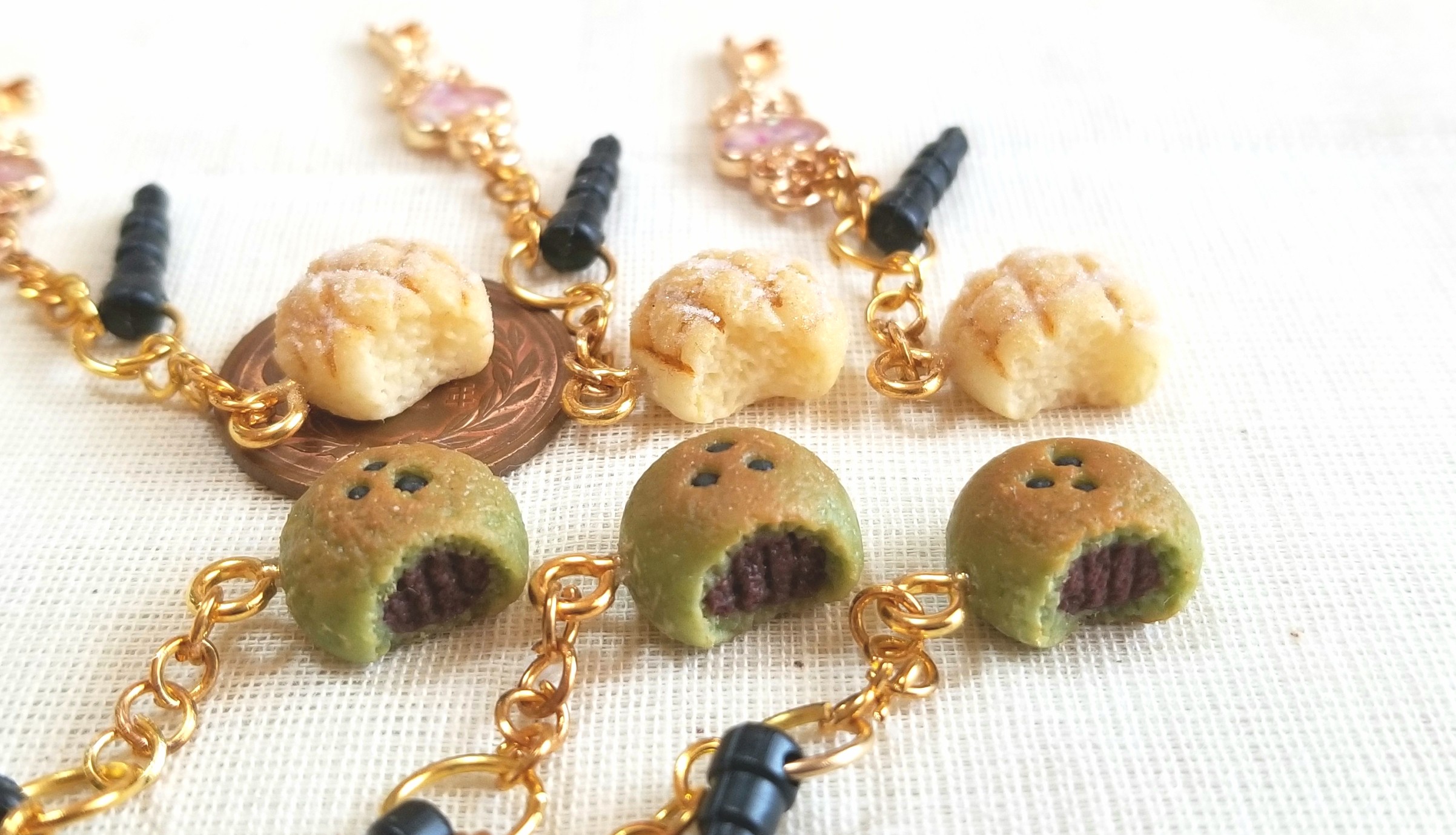 イヤホンジャック,ミニチュアフード,かじりかけパン,アクセサリー