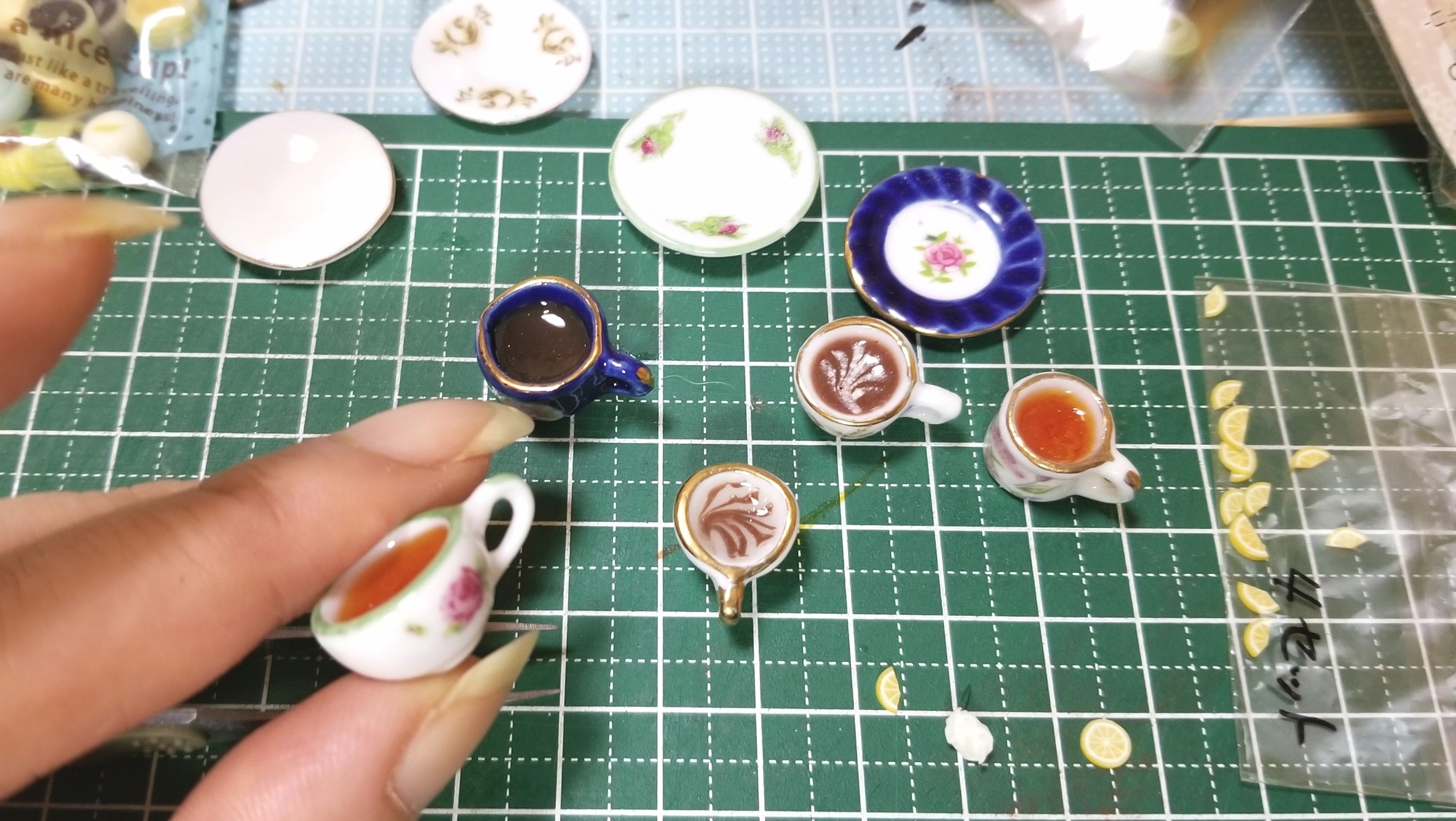 よもぎのミニチュアフード,製作過程,作業風景,飲み物の作り方,レジン
