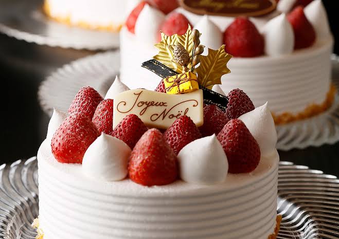 彼氏とクリスマスケーキ選び,いちごデコレーション,迷う,大好き