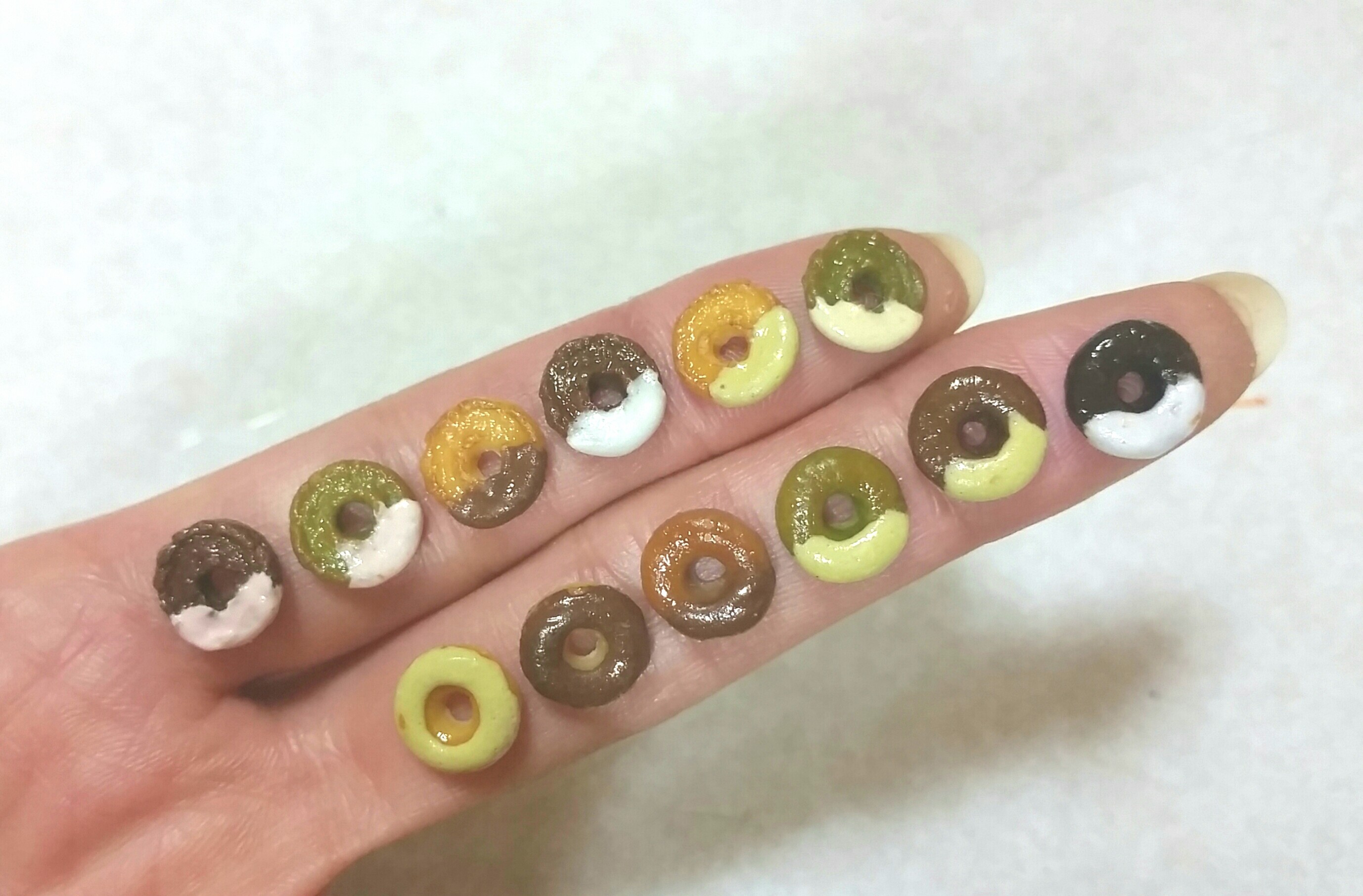 ミニチュアフードの小さなドーナツ,美味しそう,可愛いドール用小物