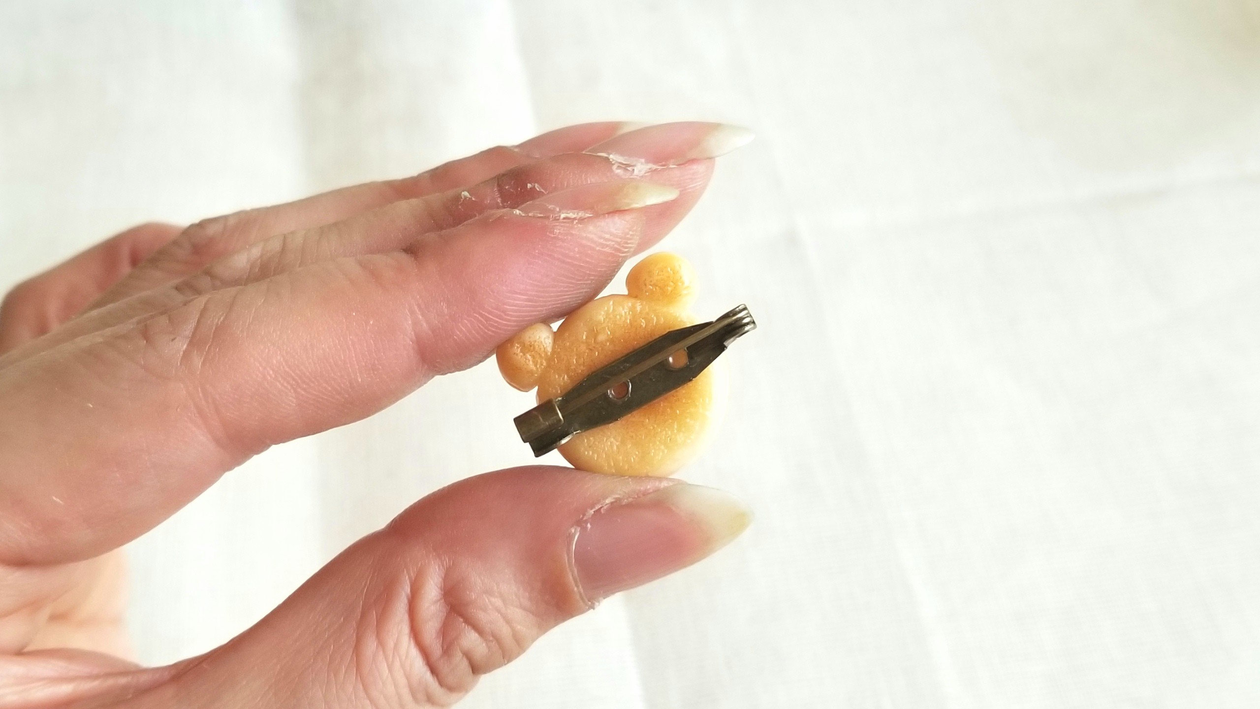 クマのブローチ,ミニチュア,ハンドメイドアクセ,お洒落,可愛,ボタン