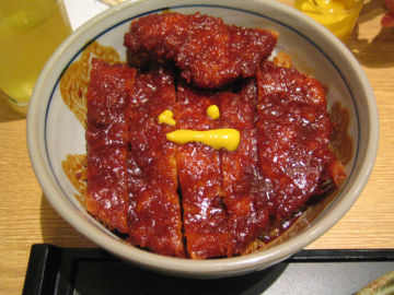矢場とん カラシ顔のみそかつ丼