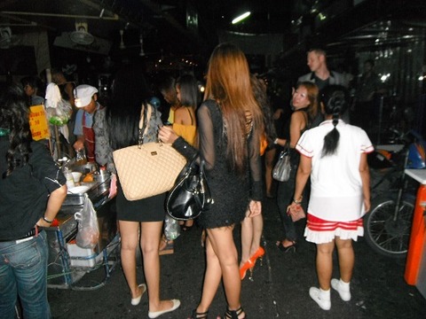 ティーラック時代のバカラ嬢