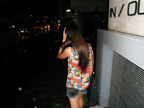 私服のティーラック嬢