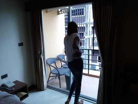 リビングドールショーケースの嬢