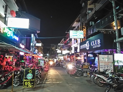 クリスタルクラブ