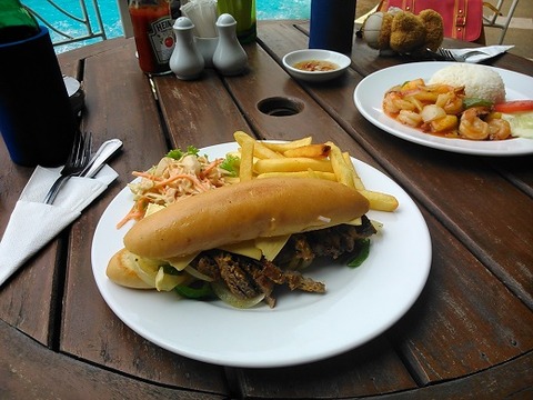 ステーキチーズサンド