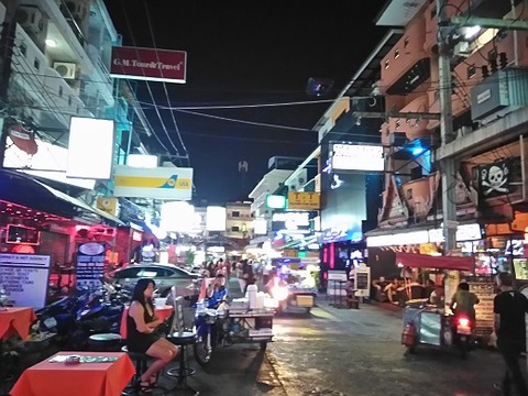 ソイLKメトロ（ソイブッカオ側）