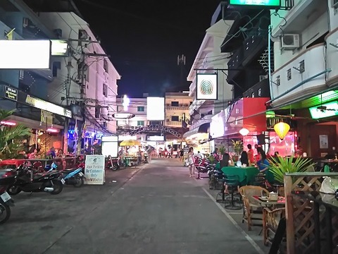 ソイLKメトロ（ソイブッカオ側）