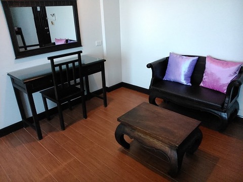 ソファーとデスク