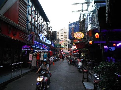 夕方のソイカウボーイ