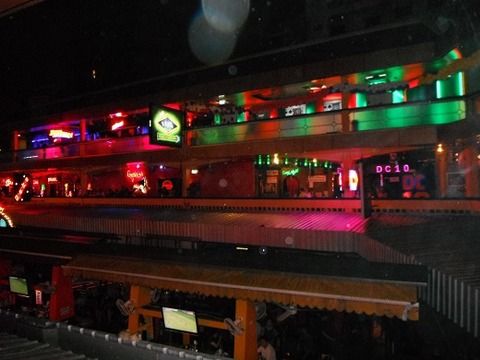 ナナプラザ2階、3階