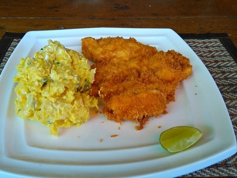 チキンカツとポテトサラダ