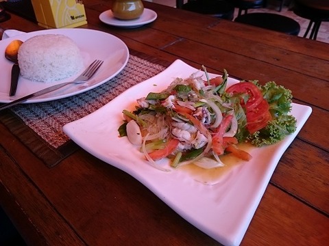 シーフードと春雨のような料理