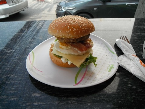 ベーコンエッグチーズバーガー